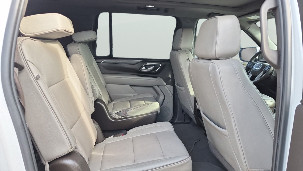 Used 2023 GMC Yukon XL SLT w/ SLT Luxury Package AWD/4WD image 29