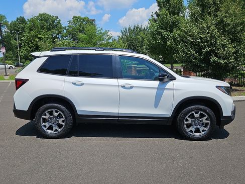 Used 2023 Honda Passport TrailSport image 7