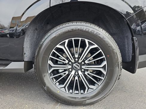 New 2025 Nissan Armada SL image 35