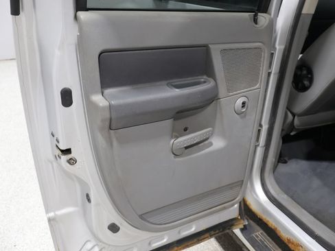 Used 2007 Dodge Ram 1500 Truck SLT w/ Mopar Chrome Edition Group AWD/4WD image 19