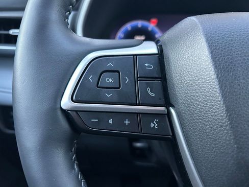 Used 2025 Toyota Highlander Limited image 21