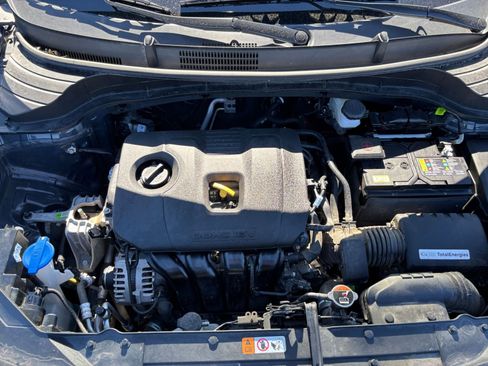 Used 2025 Kia Soul LX w/ LX Technology Package FWD image 30