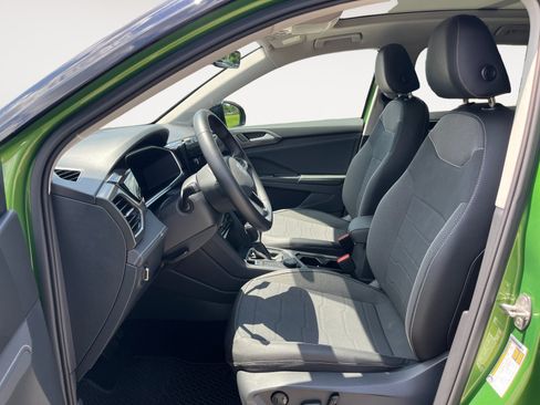 Certified 2026 Volkswagen Taos SE AWD/4WD image 9