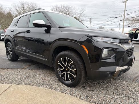Used 2022 Chevrolet TrailBlazer ACTIV w/ Technology Package image 3