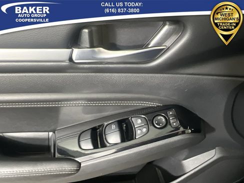 Used 2022 Nissan Altima 2.5 SV w/ SV Premium Package image 23