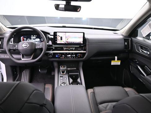 New 2026 Nissan Pathfinder Platinum AWD/4WD image 20