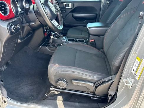 Used 2019 Jeep Wrangler Unlimited Rubicon AWD/4WD image 9