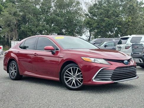 Used 2021 Toyota Camry XLE FWD image 35