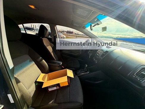 Used 2018 Kia Forte LX image 26