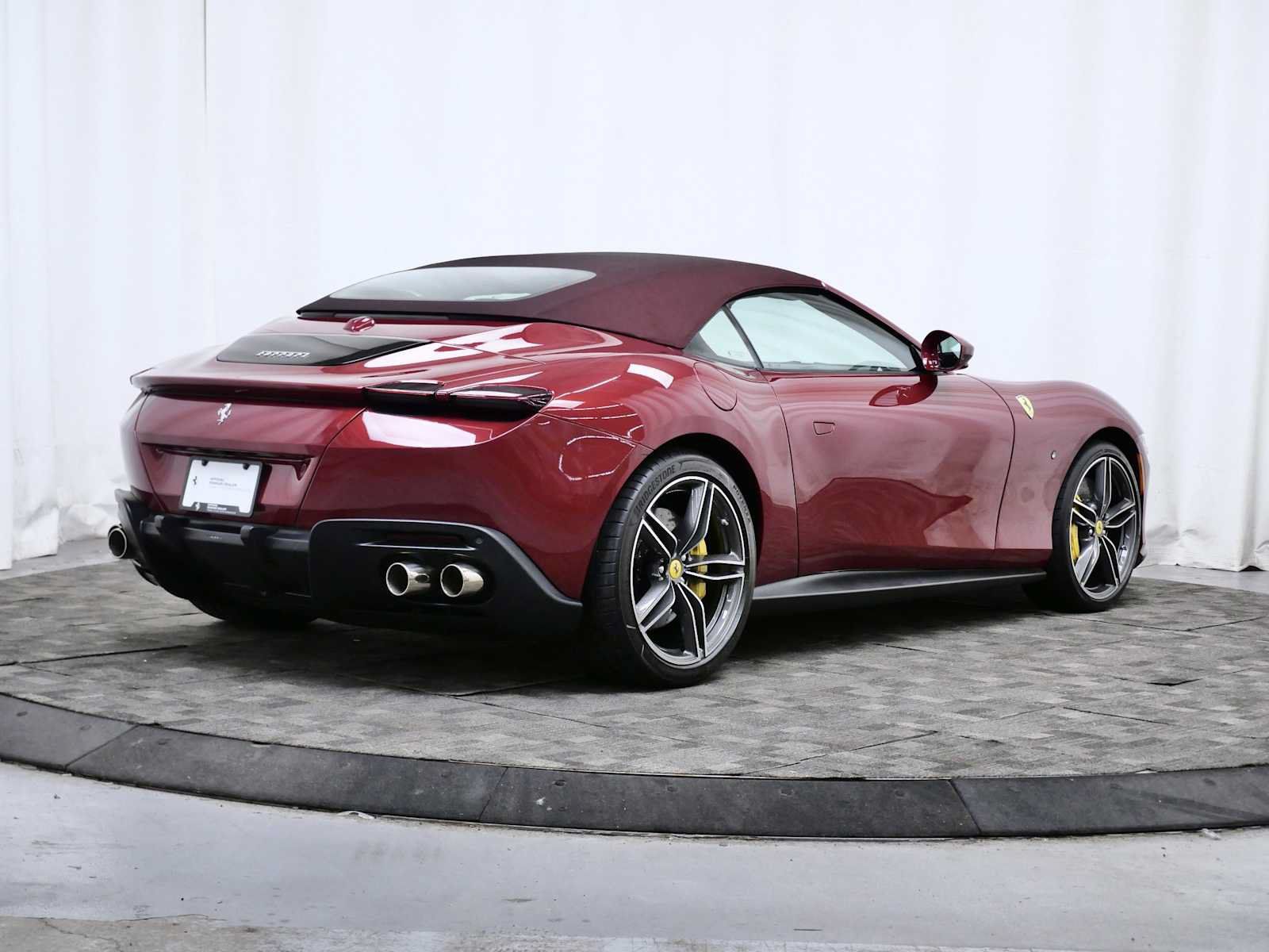 Certified 2025 Ferrari Roma Spider RWD image 6