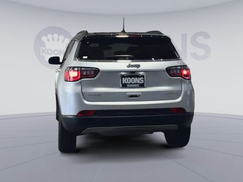Used 2024 Jeep Compass Limited w/ Sun and Sound Group AWD/4WD image 10