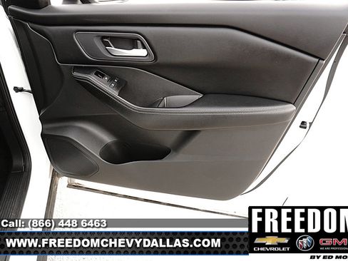 Used 2024 Nissan Rogue SV AWD/4WD image 35