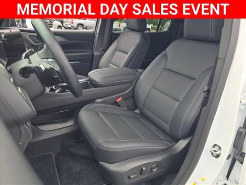 New 2026 Chevrolet Traverse LT w/ Midnight/Sport Edition FWD image 16