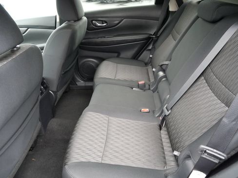 Used 2018 Nissan Rogue SV AWD/4WD image 24