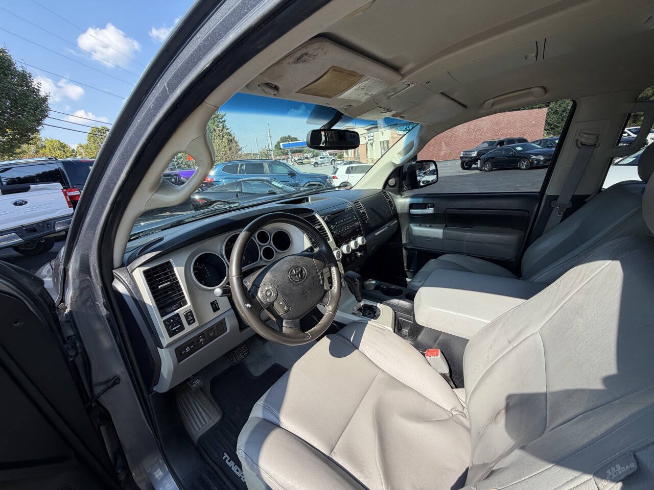 Used 2007 Toyota Tundra Limited w/ TRD Off-Road Pkg AWD/4WD image 13