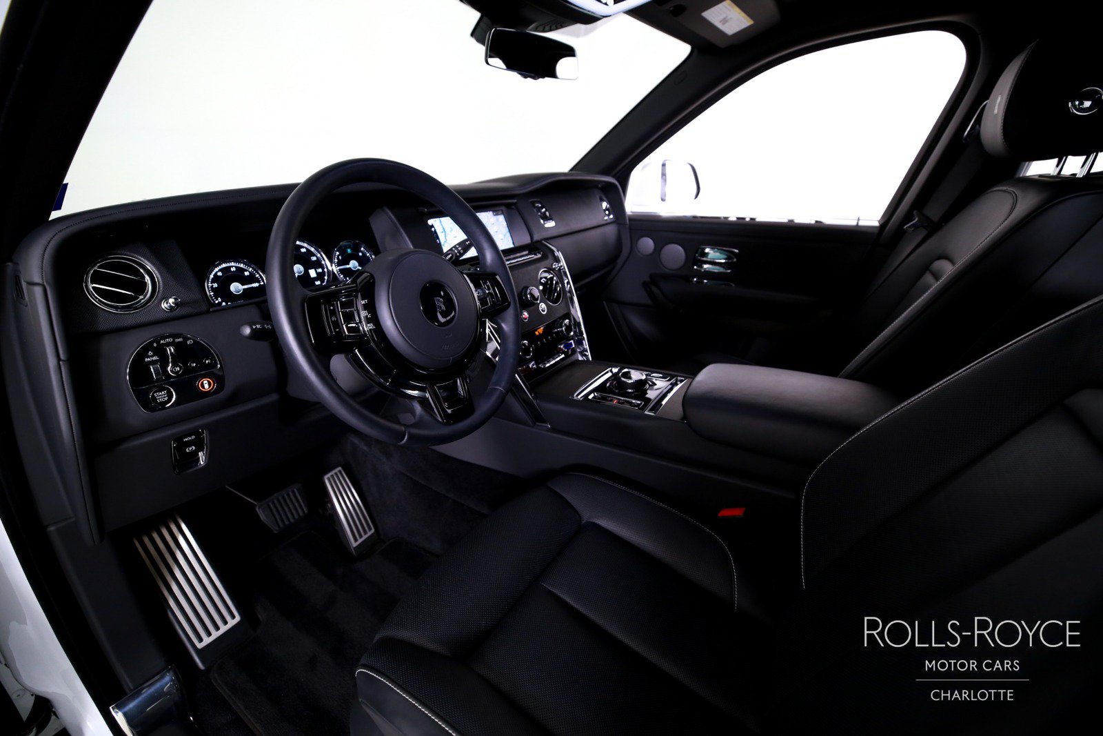 Used 2024 Rolls-Royce Cullinan AWD/4WD image 4