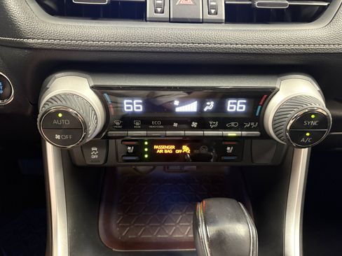 Used 2019 Toyota RAV4 Limited w/ Cold Weather Package AWD/4WD image 18