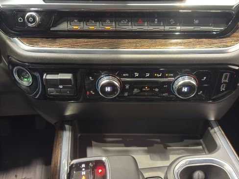 Used 2024 GMC Sierra 1500 Elevation w/ Elevation Premium Package image 33