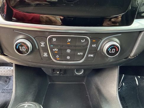 Used 2019 Chevrolet Traverse LS FWD image 28