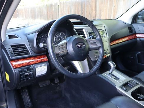 Used 2011 Subaru Outback 3.6R Limited w/ PWR Moonroof Pkg AWD/4WD image 15