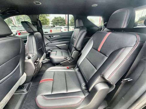 Certified 2026 Chevrolet Traverse RS w/ LPO, Floor Liner Package AWD/4WD image 24