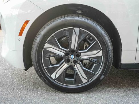 Used 2026 BMW iX xDrive60 AWD/4WD image 9
