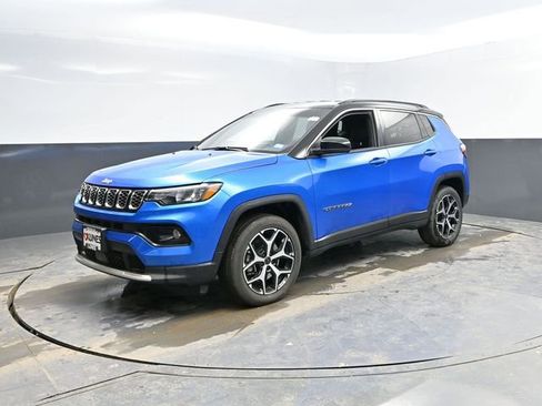 Used 2025 Jeep Compass Limited image 5