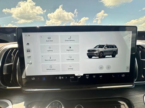 Used 2025 Ford Expedition Platinum AWD/4WD image 44