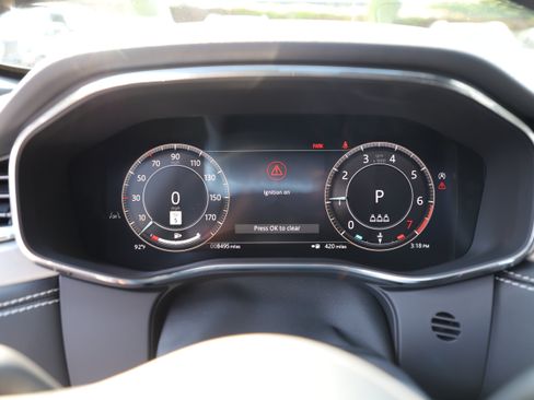 Certified 2025 Jaguar F-PACE R-Dynamic S AWD/4WD image 20