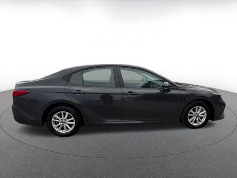 Used 2025 Toyota Camry LE image 16