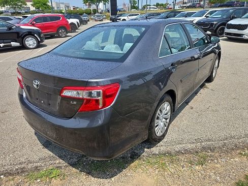 Used 2013 Toyota Camry LE FWD image 3