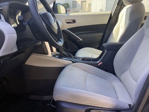 Certified 2025 Toyota Corolla Cross L AWD/4WD image 3