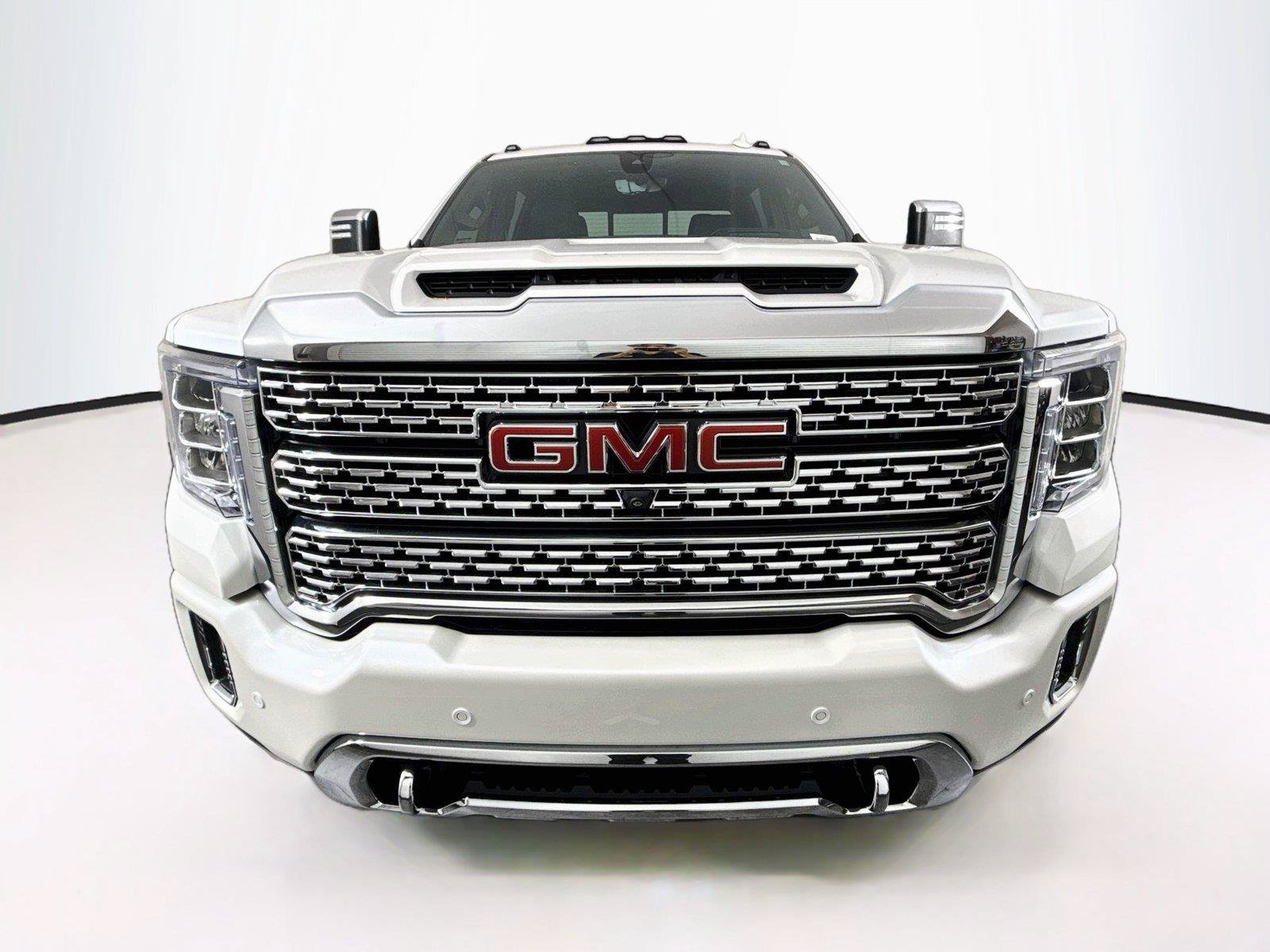 Used 2022 GMC Sierra 2500 Denali w/ Denali Ultimate Package AWD/4WD image 2