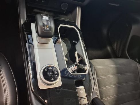 Used 2025 Mitsubishi Outlander SE AWD/4WD image 15