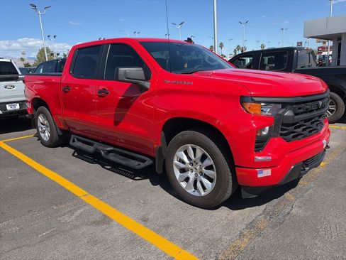 Used 2025 Chevrolet Silverado 1500 Custom RWD image 2