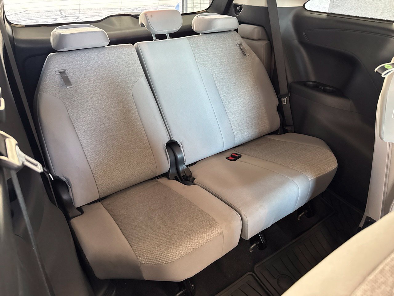 Certified 2026 Toyota Sienna LE AWD/4WD image 45