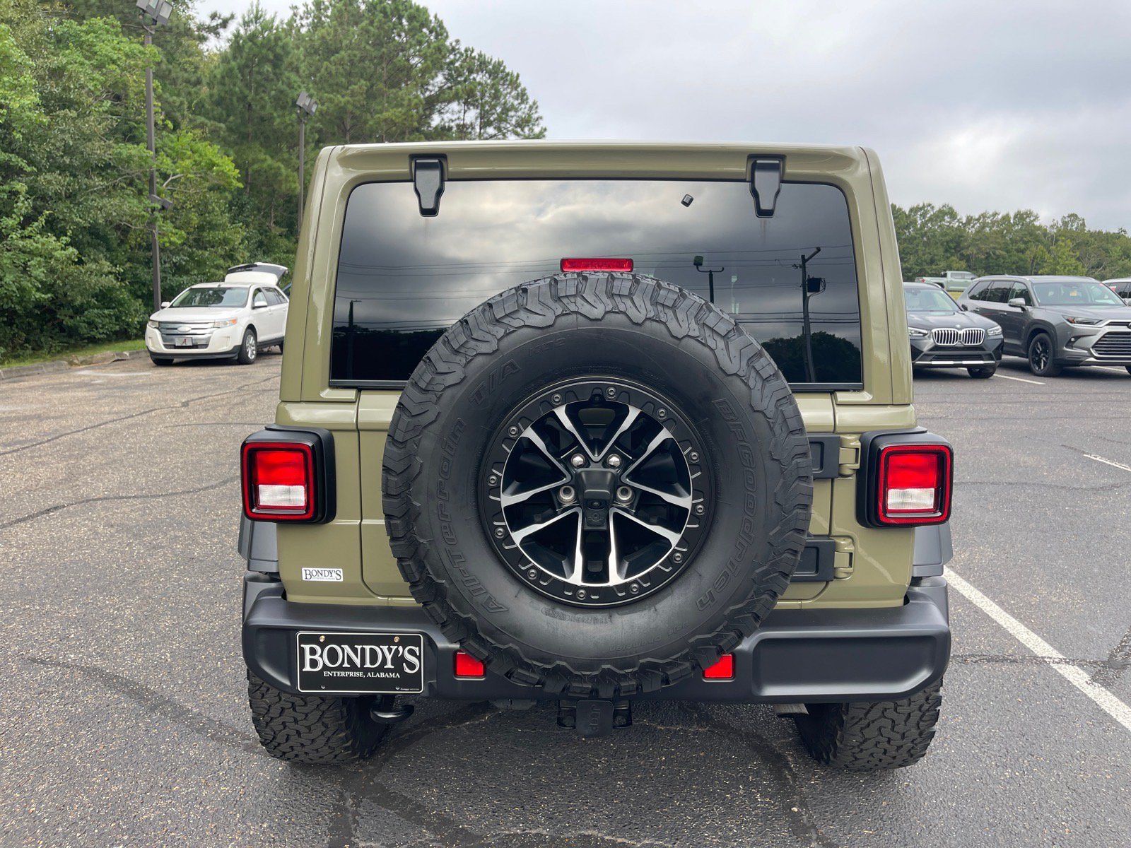 Used 2025 Jeep Wrangler Unlimited Sport AWD/4WD image 15