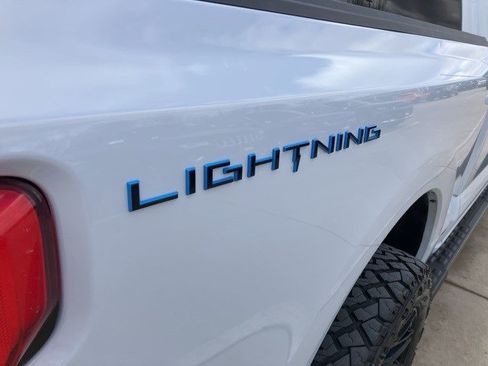 Used 2025 Ford F150 Lightning Lariat image 10