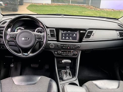 Used 2018 Kia Niro EX FWD image 13