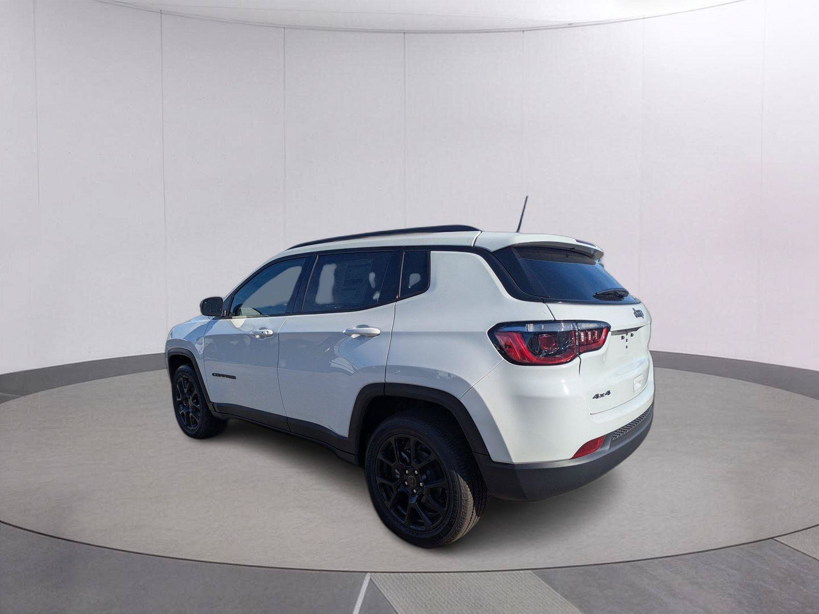 New 2026 Jeep Compass Latitude w/ Quick Order Package 29K AWD/4WD image 3