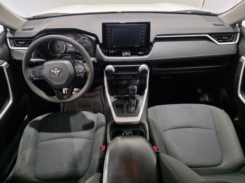 Used 2021 Toyota RAV4 LE image 29