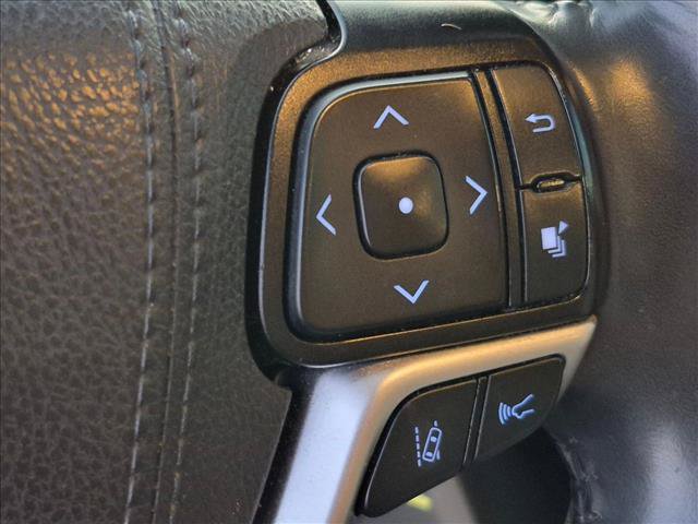 Used 2019 Toyota Highlander Plus FWD image 15