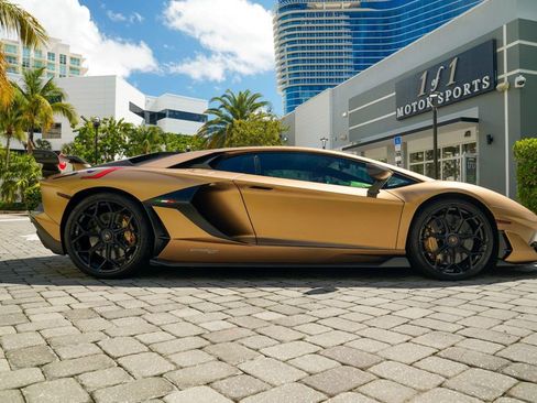 Used 2020 Lamborghini Aventador SVJ image 33