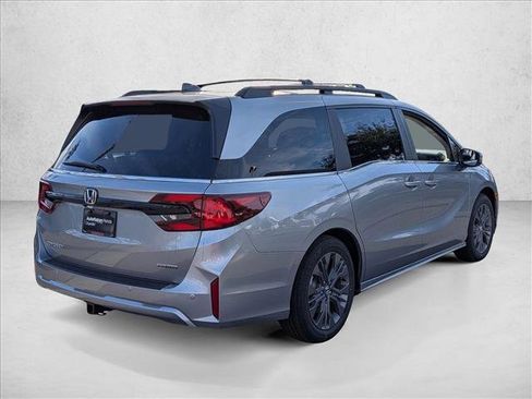 New 2026 Honda Odyssey Touring image 2