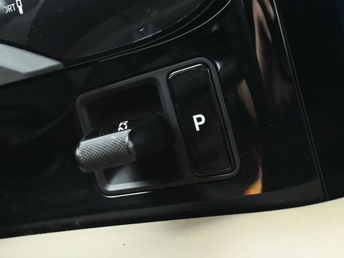 Used 2022 Porsche Taycan 4S image 45