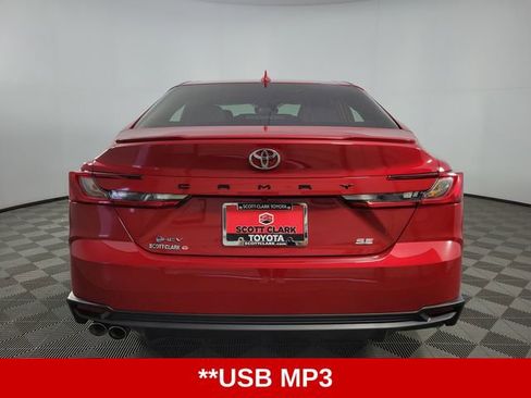 Used 2026 Toyota Camry SE image 7