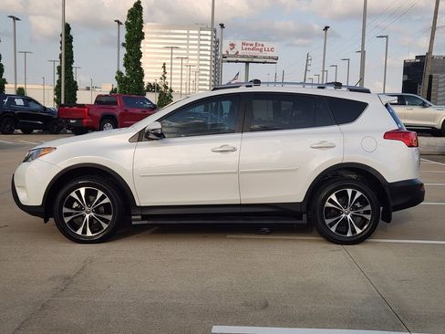 Used 2015 Toyota RAV4 Limited w/ Technology Package FWD image 4