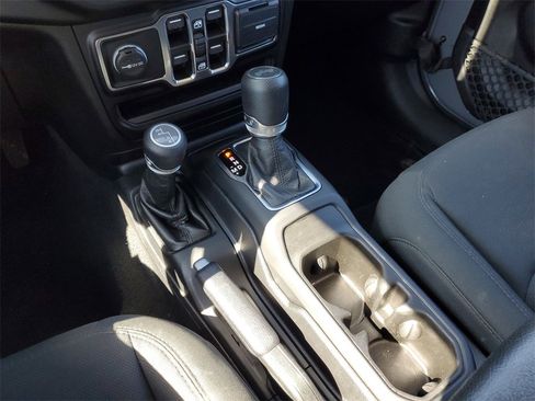 Used 2020 Jeep Wrangler Unlimited Sport image 26