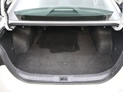 Used 2025 Nissan Altima 2.5 SV FWD image 16