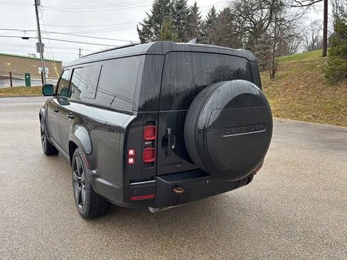Used 2023 Land Rover Defender 130 X-Dynamic SE image 2